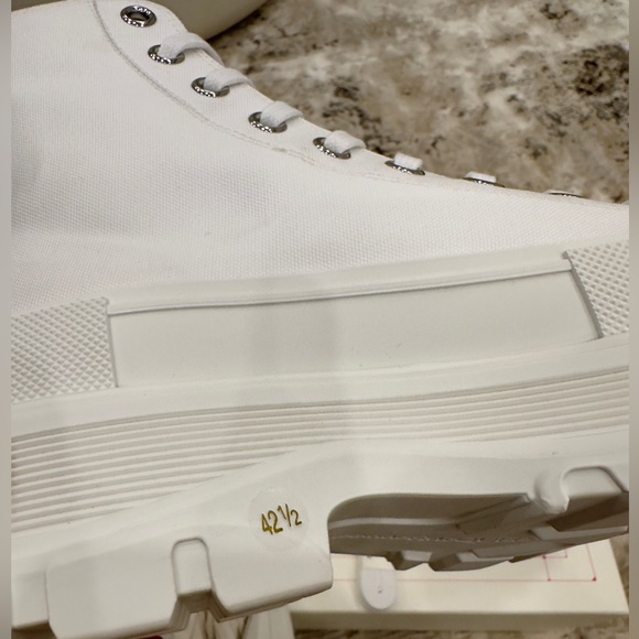 ❌SOLD❌ALEXANDER MCQUEEN
Tread Slick sneakers - Picture 11 of 15